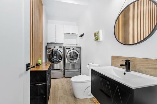 Salle de lavage - 929 Rue De Château-D'Aix, Val-David, QC - Indoor