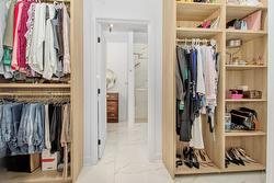 Walk-in closet - 