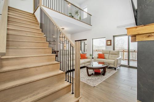 Escalier - 929 Rue De Château-D'Aix, Val-David, QC - Indoor Photo Showing Other Room