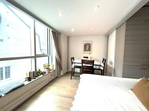 Salle à manger - 213-1155 Rue De La Montagne, Montréal (Ville-Marie), QC 