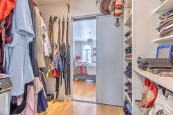 Walk-in closet - 