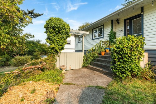 7147 Wright Rd  Sooke, BC V9Z 0S5