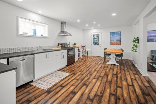 7147 Wright Rd, Sooke, BC - Indoor Photo Showing Kitchen