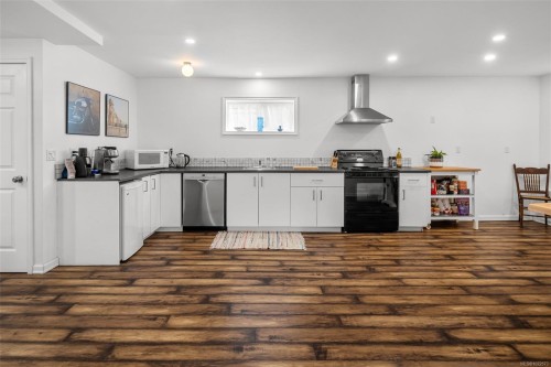7147 Wright Rd, Sooke, BC - Indoor Photo Showing Kitchen