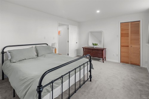 7147 Wright Rd, Sooke, BC - Indoor Photo Showing Bedroom