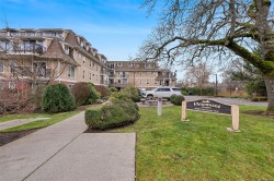 301-4536 Viewmont Ave  Saanich, BC V8Z 5L3
