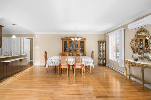 Salle à manger - 273 Rue De Barcelone, Dollard-Des-Ormeaux, QC - Indoor Photo Showing Dining Room