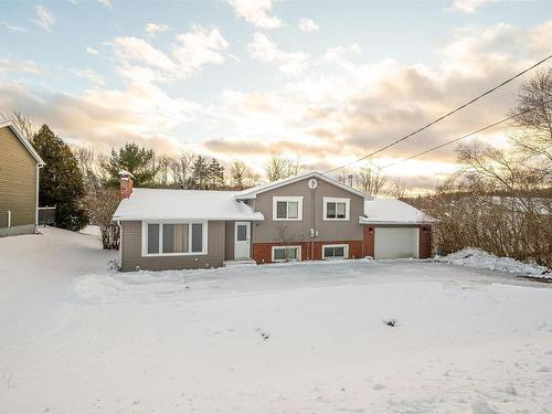27 Grove Avenue, Beaver Bank, NS 