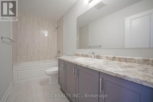 32 Guardhouse Crescent, Markham, ON - Indoor Photo Showing Bathroom