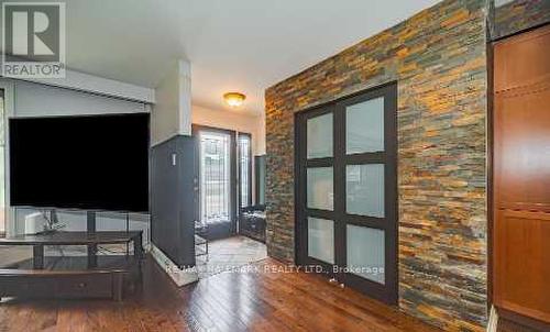 4 Devins Drive, Aurora, ON - Indoor Photo Showing Other Room