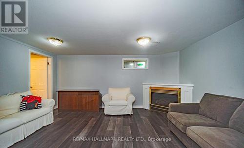 4 Devins Drive, Aurora, ON - Indoor