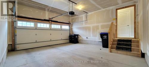 1007 Wright Drive, Midland, ON - Indoor Photo Showing Garage