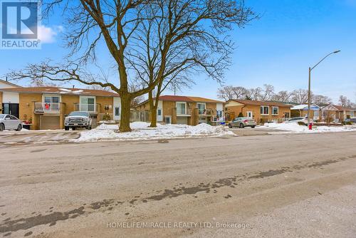 3684 Ellengale Drive, Mississauga, ON - Outdoor