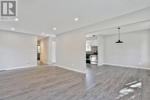 275 Southwood Drive, Hamilton, ON - Indoor Photo Showing Other Room