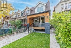 66A BELLEVUE AVENUE  Toronto, ON M5T 2N4