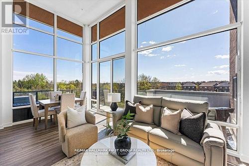 409 - 385 Arctic Red Drive, Oshawa (Windfields), ON - Indoor Photo Showing Living Room