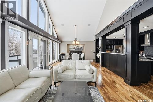 4818 Sandpiper Crescent E, Regina, SK - Indoor Photo Showing Living Room