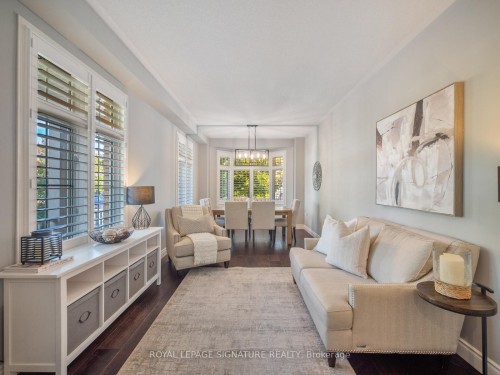2 Denbury Court, Whitby, ON - Indoor Photo Showing Living Room