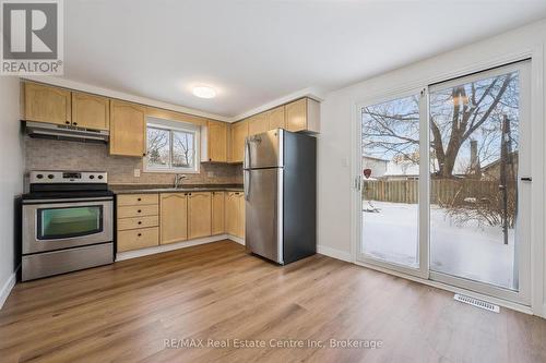 896 Elgin Street N, Cambridge, ON - Indoor Photo Showing Kitchen
