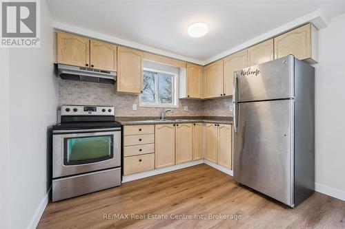 896 Elgin Street N, Cambridge, ON - Indoor Photo Showing Kitchen