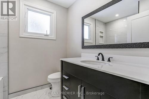 2395 Benedet Drive, Mississauga, ON - Indoor Photo Showing Bathroom