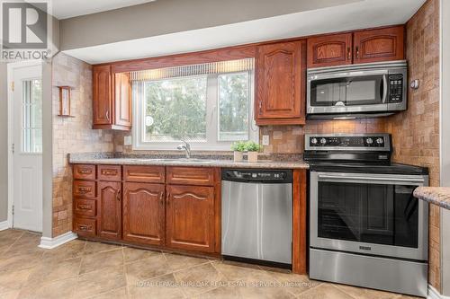 581 Braemore Road, Burlington, ON - Indoor Photo Showing Kitchen