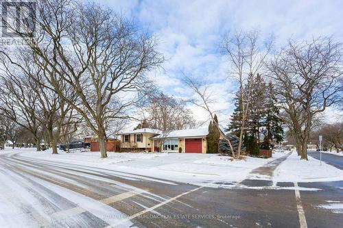 581 Braemore Road, Burlington, ON - Outdoor