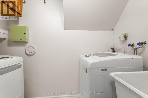 581 Braemore Road, Burlington, ON - Indoor Photo Showing Laundry Room