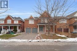 17 FERNCASTLE CRESCENT  Brampton, ON L7A 3P2