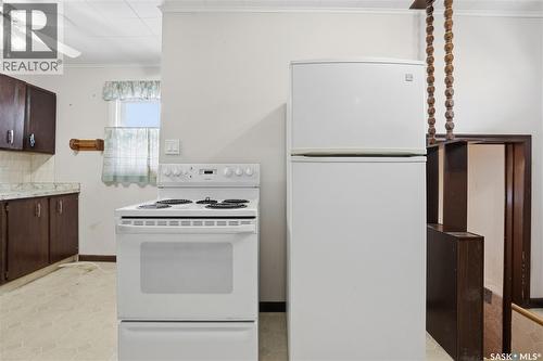 4708 4Th Avenue, Regina, SK - Indoor Photo Showing Kitchen