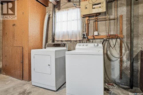 4708 4Th Avenue, Regina, SK - Indoor Photo Showing Laundry Room