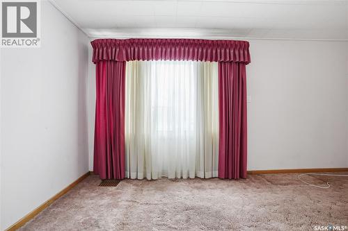 4708 4Th Avenue, Regina, SK - Indoor Photo Showing Bedroom