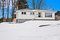 29 SWITZER DRIVE  Oshawa, ON L1G 3J2