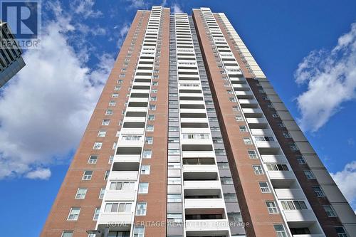 301 - 3 MASSEY SQUARE  Toronto, ON M4C 5L5