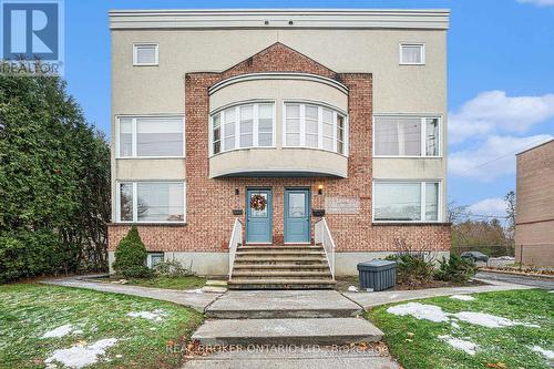 5 - 1204 SHILLINGTON AVENUE  Ottawa, ON K1Z 7Z4