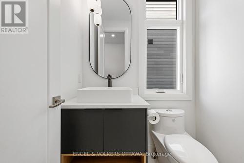 493 Highcroft Avenue, Ottawa, ON - Indoor Photo Showing Bathroom