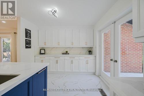 14812 Centreville Creek Road, Caledon, ON - Indoor Photo Showing Kitchen
