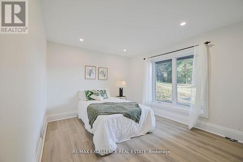 14812 Centreville Creek Road, Caledon, ON - Indoor Photo Showing Bedroom