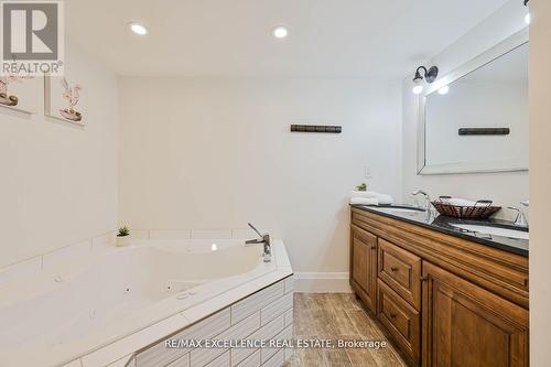 14812 Centreville Creek Road, Caledon, ON - Indoor Photo Showing Bathroom