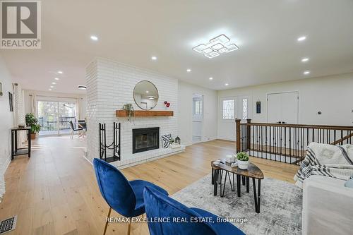14812 Centreville Creek Road, Caledon, ON - Indoor Photo Showing Living Room With Fireplace