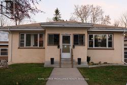 527 FRONT STREET  Quinte West (Trenton Ward), ON K8V 4R4