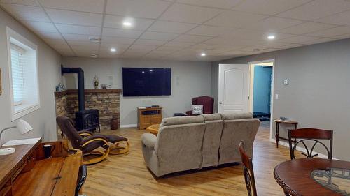 50-1401 30Th Avenue, Cranbrook, BC - Indoor With Fireplace