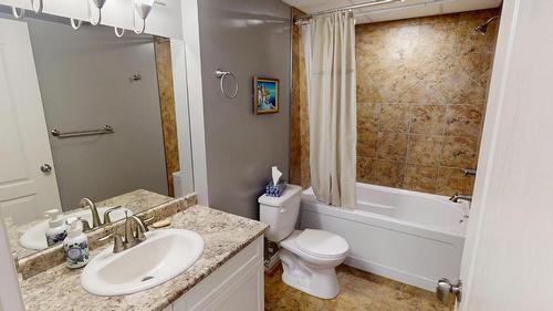 50-1401 30Th Avenue, Cranbrook, BC - Indoor Photo Showing Bathroom