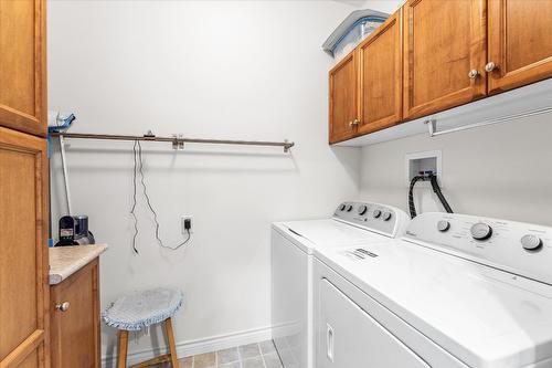 408-1961 Durnin Road, Kelowna, BC - Indoor Photo Showing Laundry Room