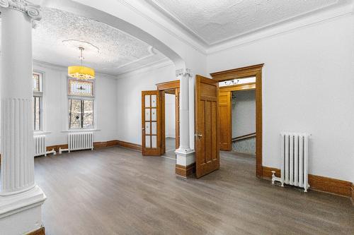 Living room - 2320 Av. Marcil, Montréal (Côte-Des-Neiges/Notre-Dame-De-Grâce), QC - Indoor Photo Showing Other Room