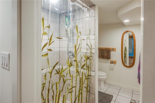 1148 Oscar St, Victoria, BC - Indoor Photo Showing Bathroom