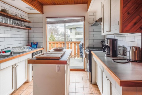 1148 Oscar St, Victoria, BC - Indoor Photo Showing Kitchen