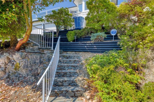 369 Trinity Dr, Nanaimo, BC 