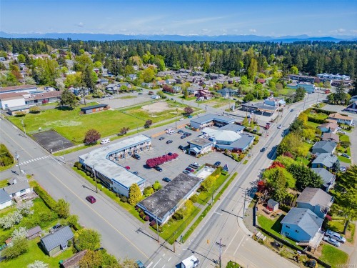2082 Comox Ave, Comox, BC 