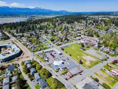 2082 Comox Ave, Comox, BC 